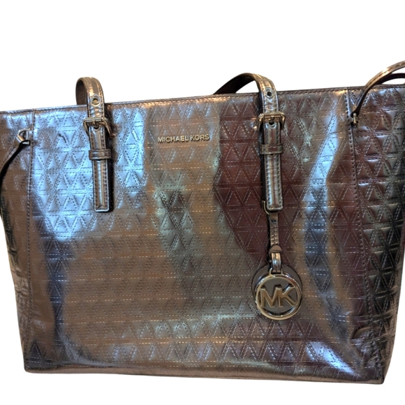 Michael Kors Large Silver Metallic Shoulder bag - Picture 13 of 13